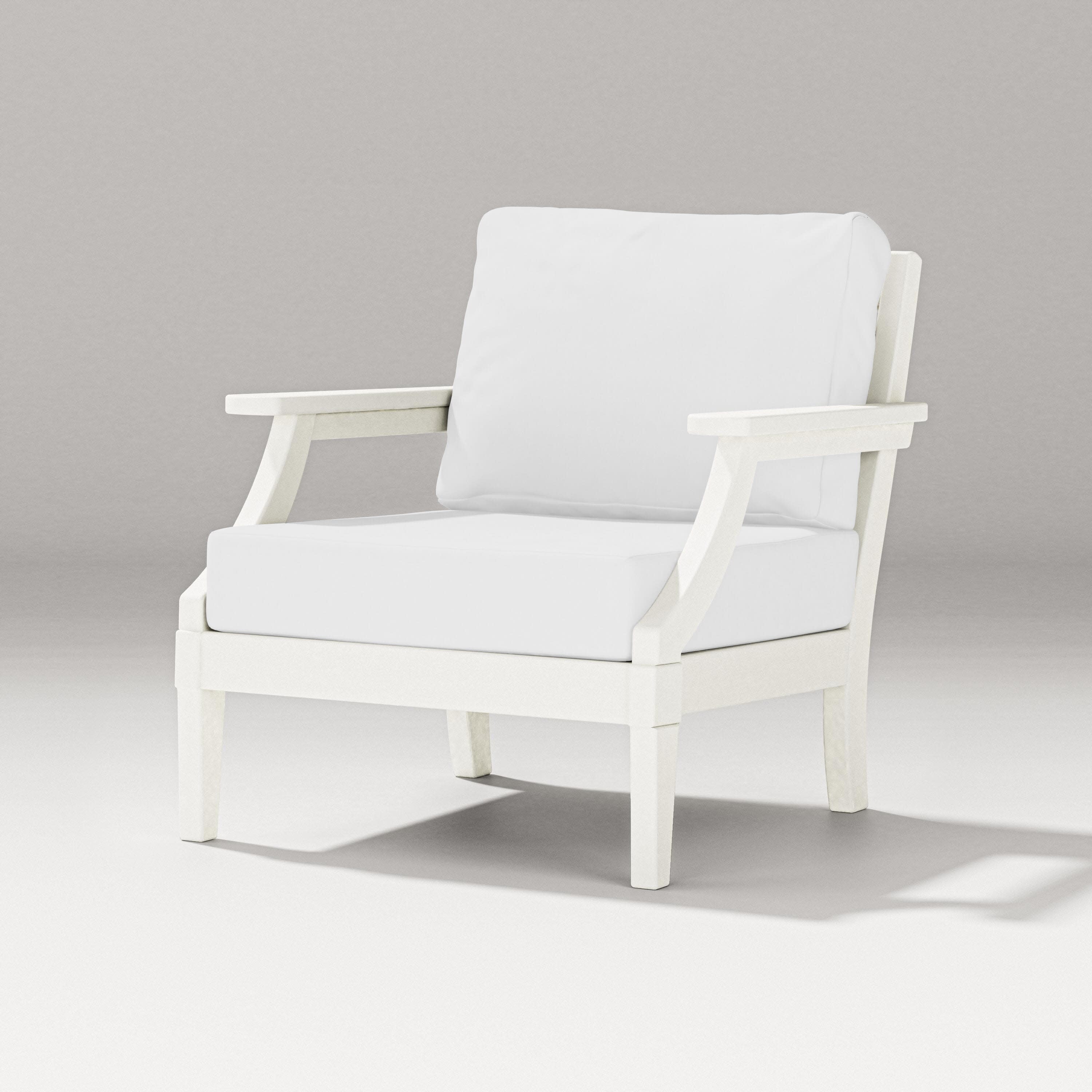 Estate Lounge Chair in Vintage White / Natural