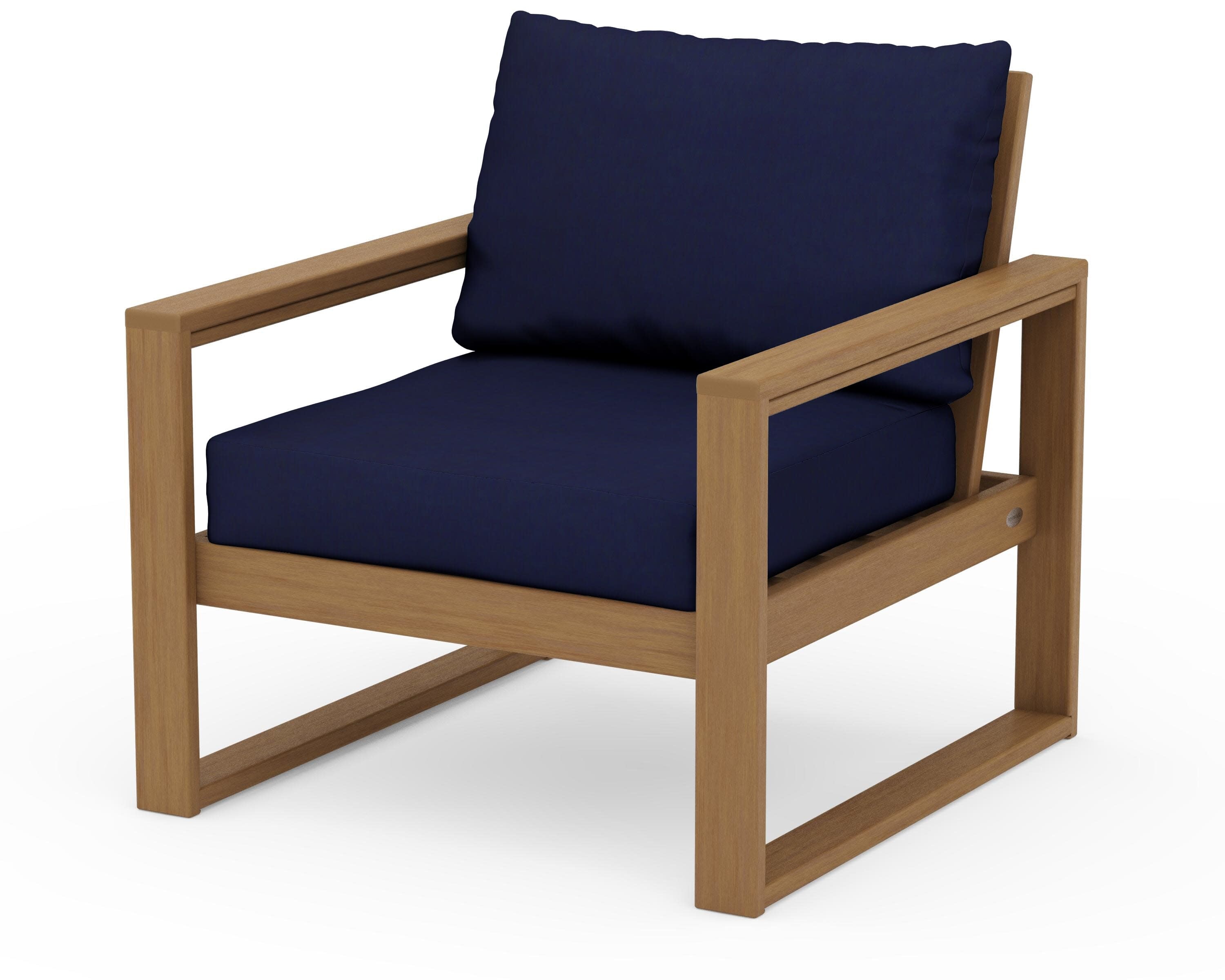 EDGE Club Chair in Natural / Navy