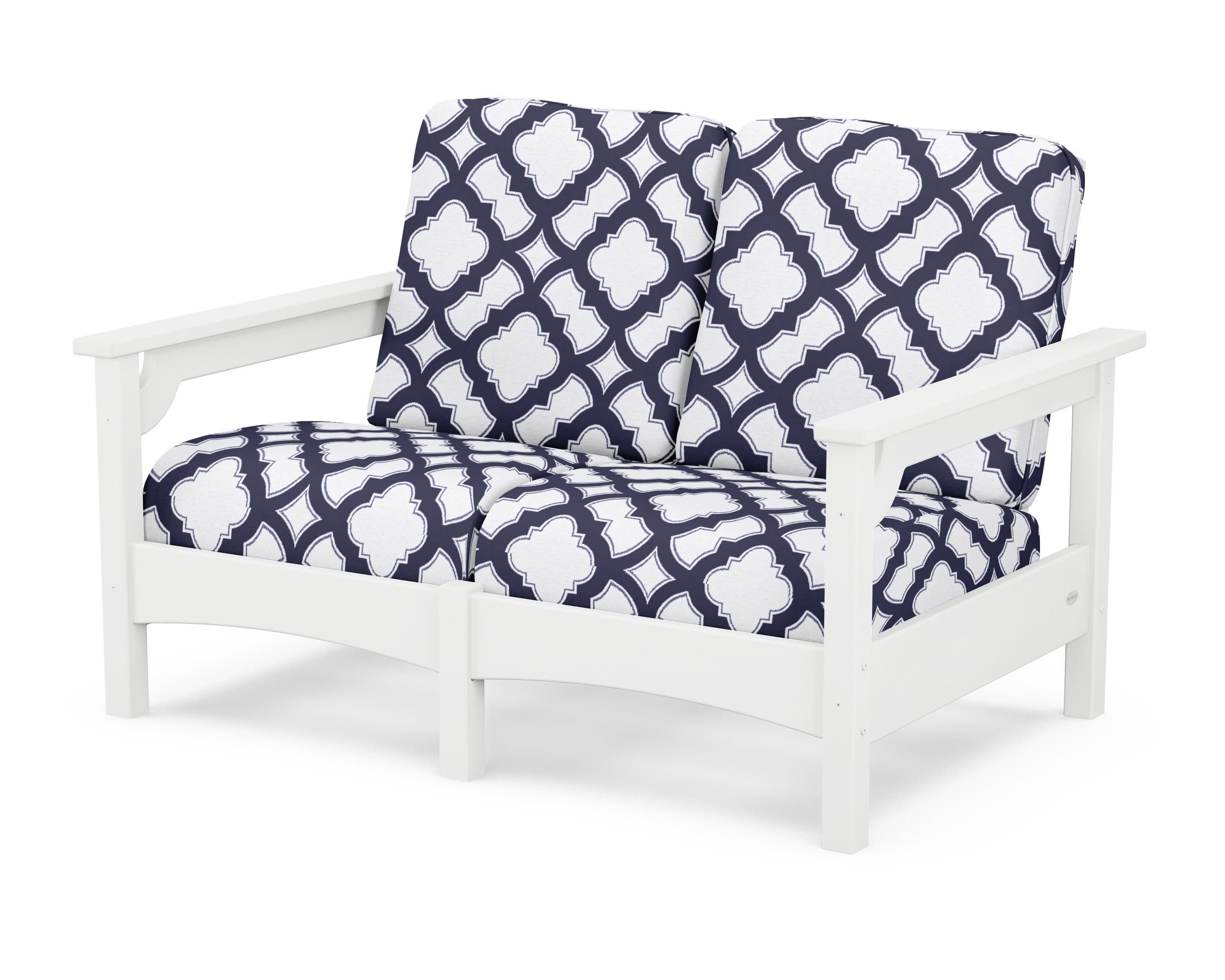 Club Loveseat in White / Trellis Navy