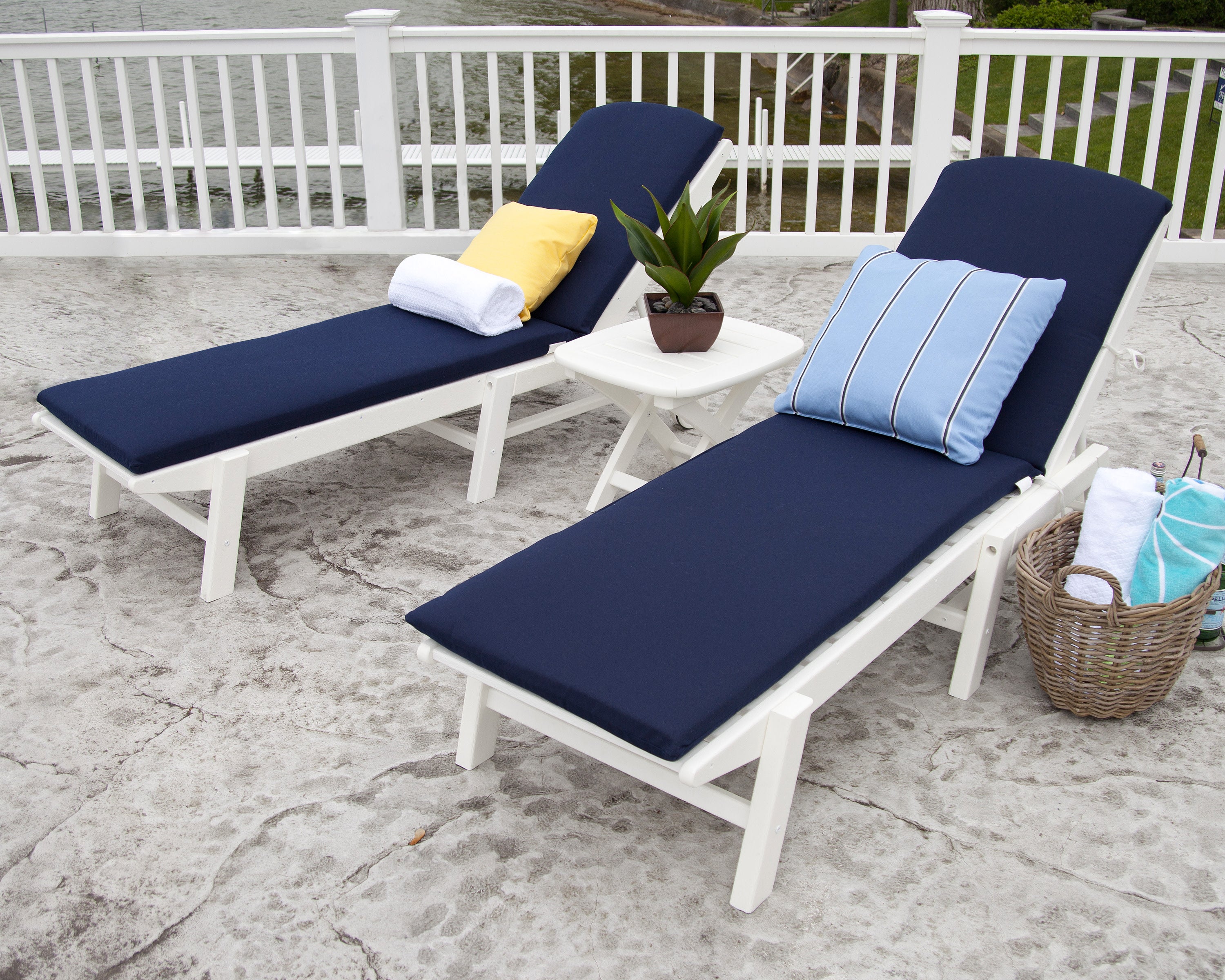 Nautical 3-Piece Chaise Set with Cushions in White / Navy