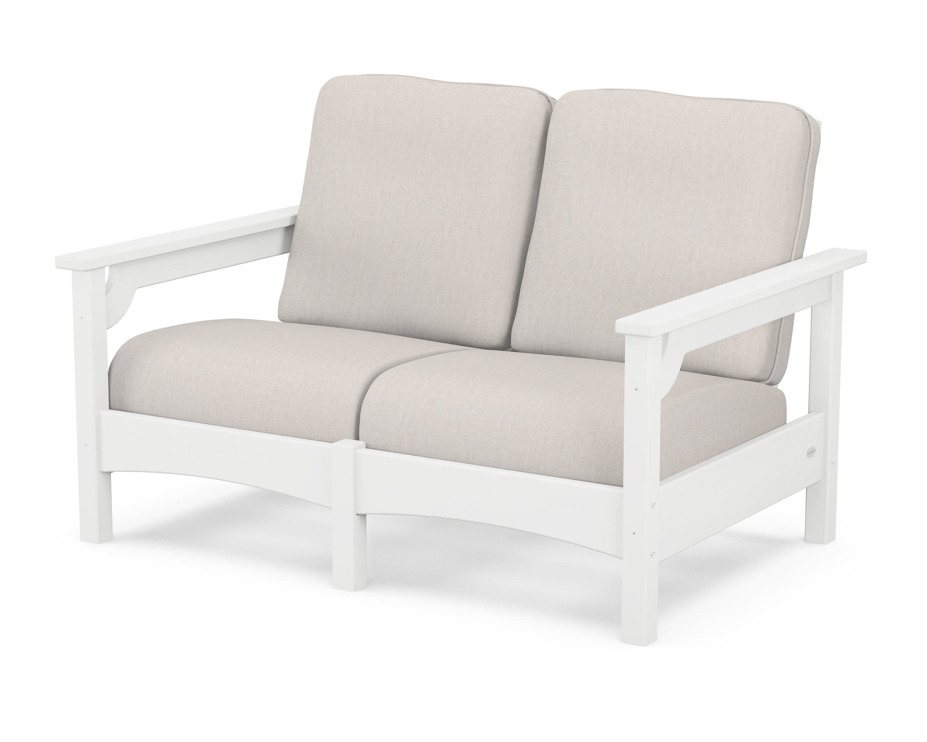Club Loveseat in White / Cast Ash