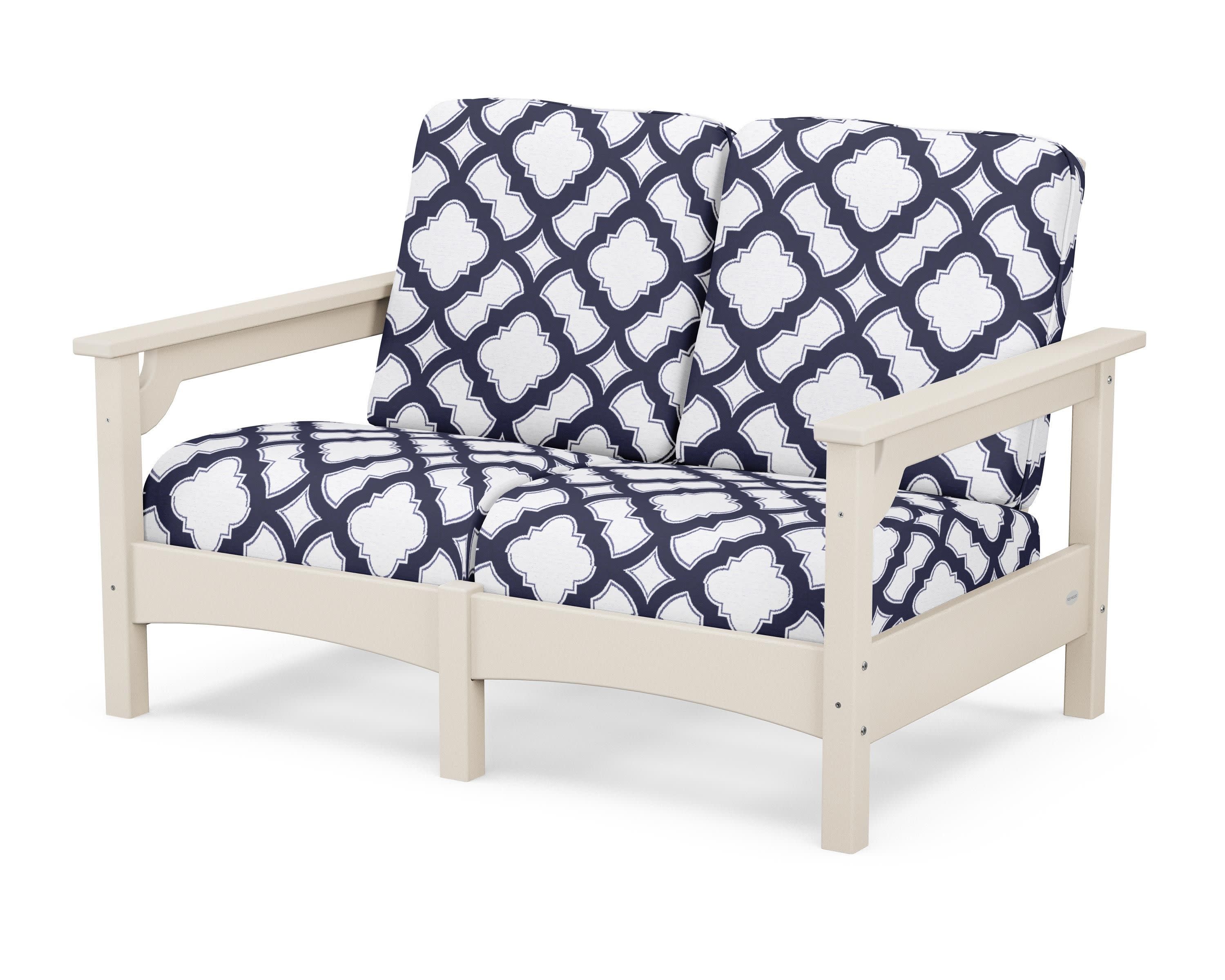 Club Loveseat in Sand / Trellis Navy