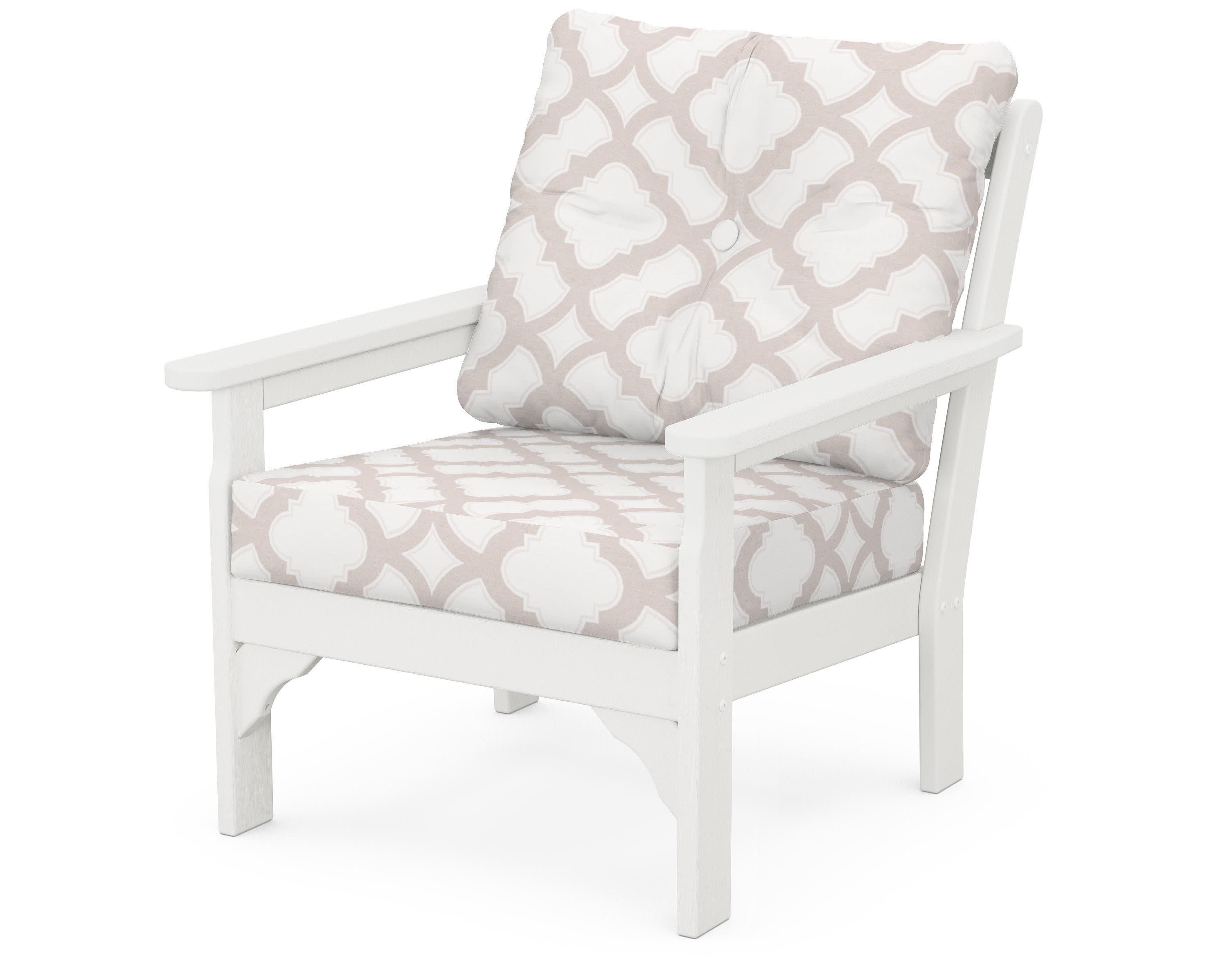 Vineyard Deep Seating Chair in Vintage White / Trellis Dune Burlap