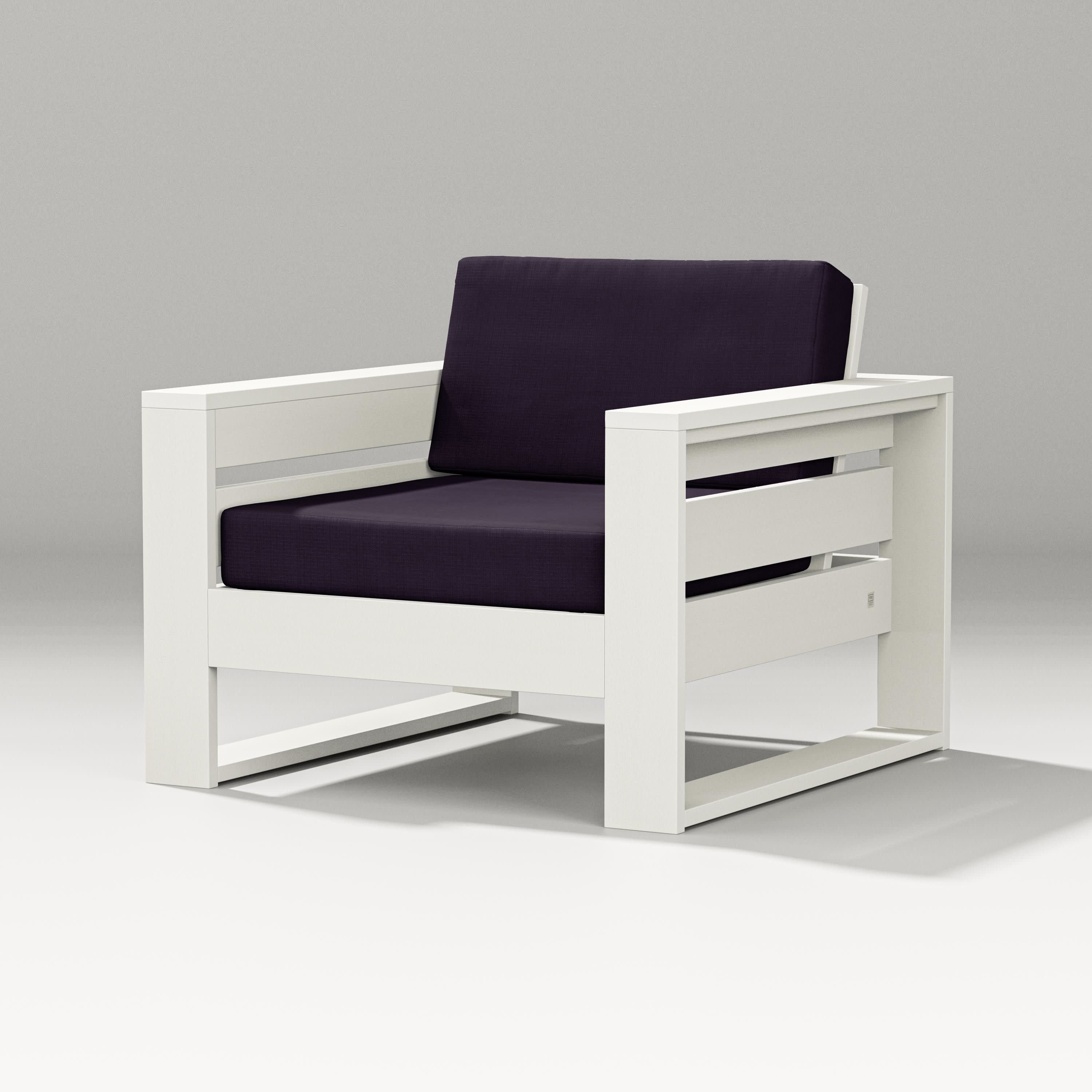 Latitude Lounge Chair in Vintage White / Navy Linen