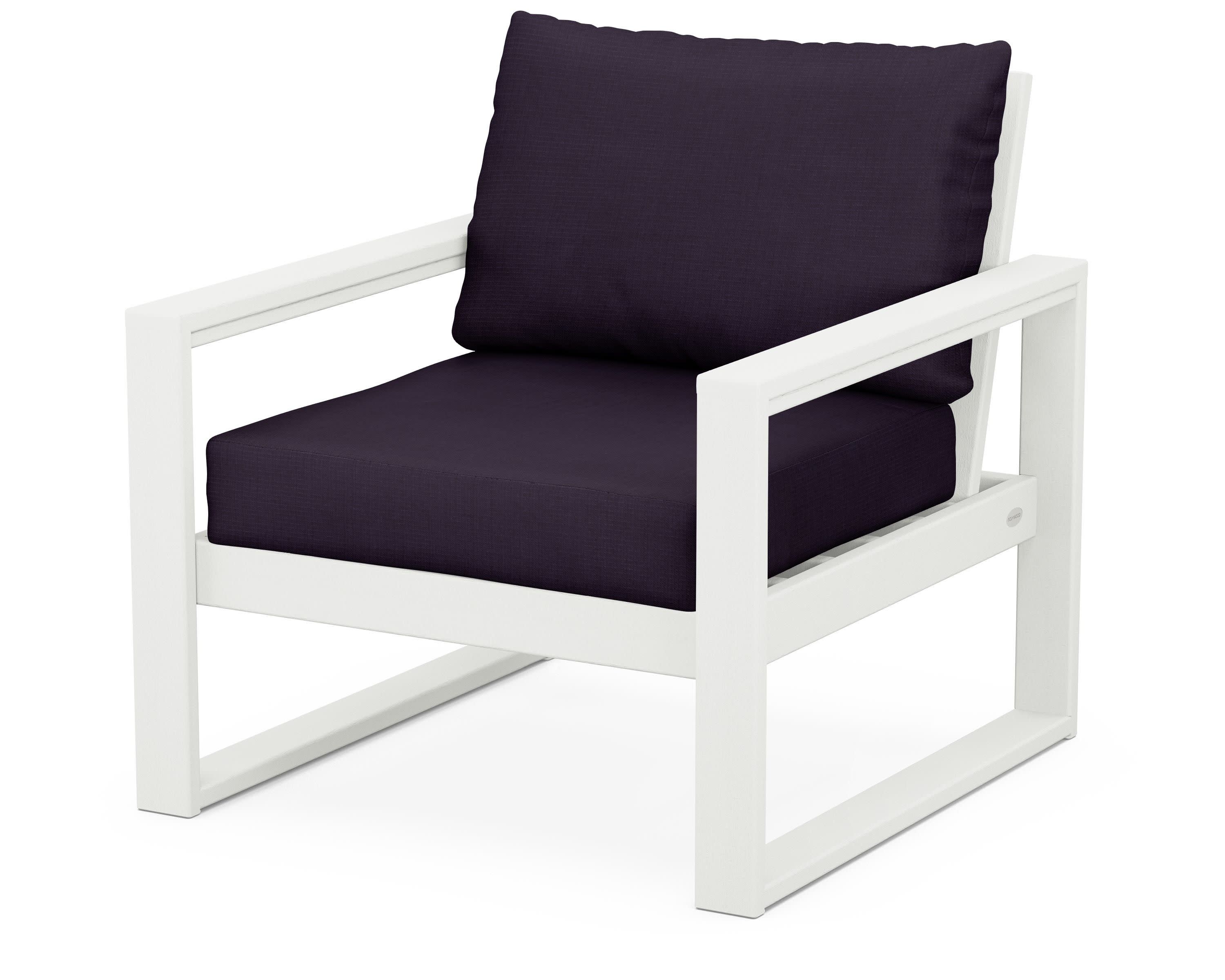 EDGE Club Chair in Vintage White / Navy Linen