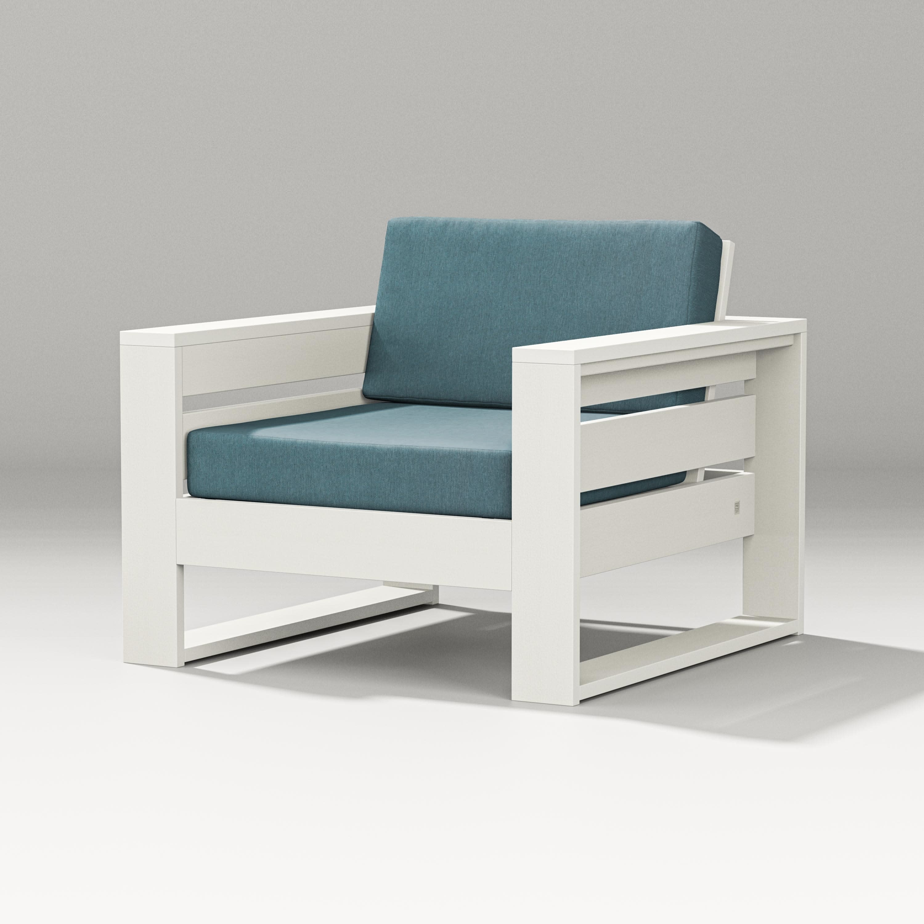 Latitude Lounge Chair in Vintage White / Ocean Teal