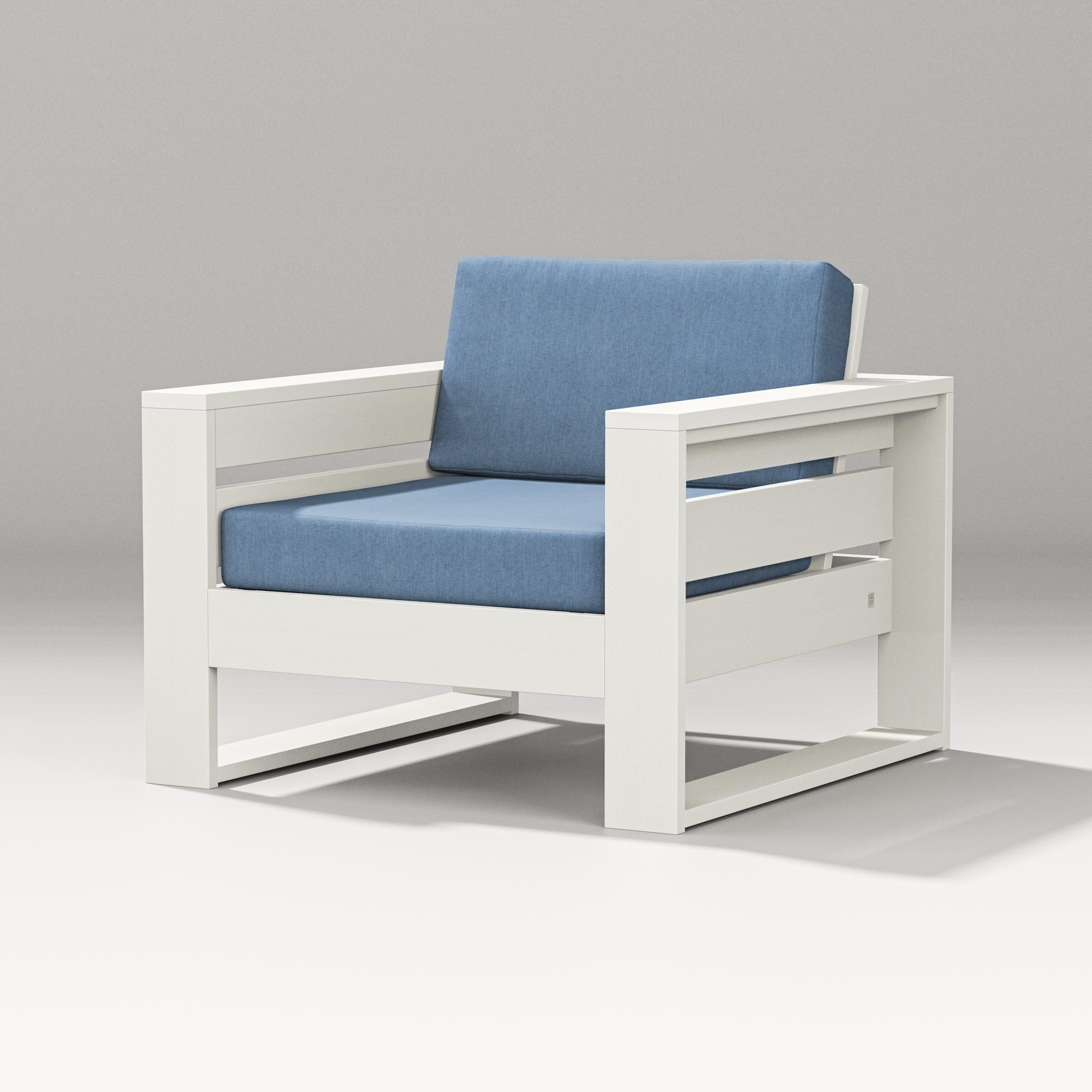 Latitude Lounge Chair in Vintage White / Sky Blue