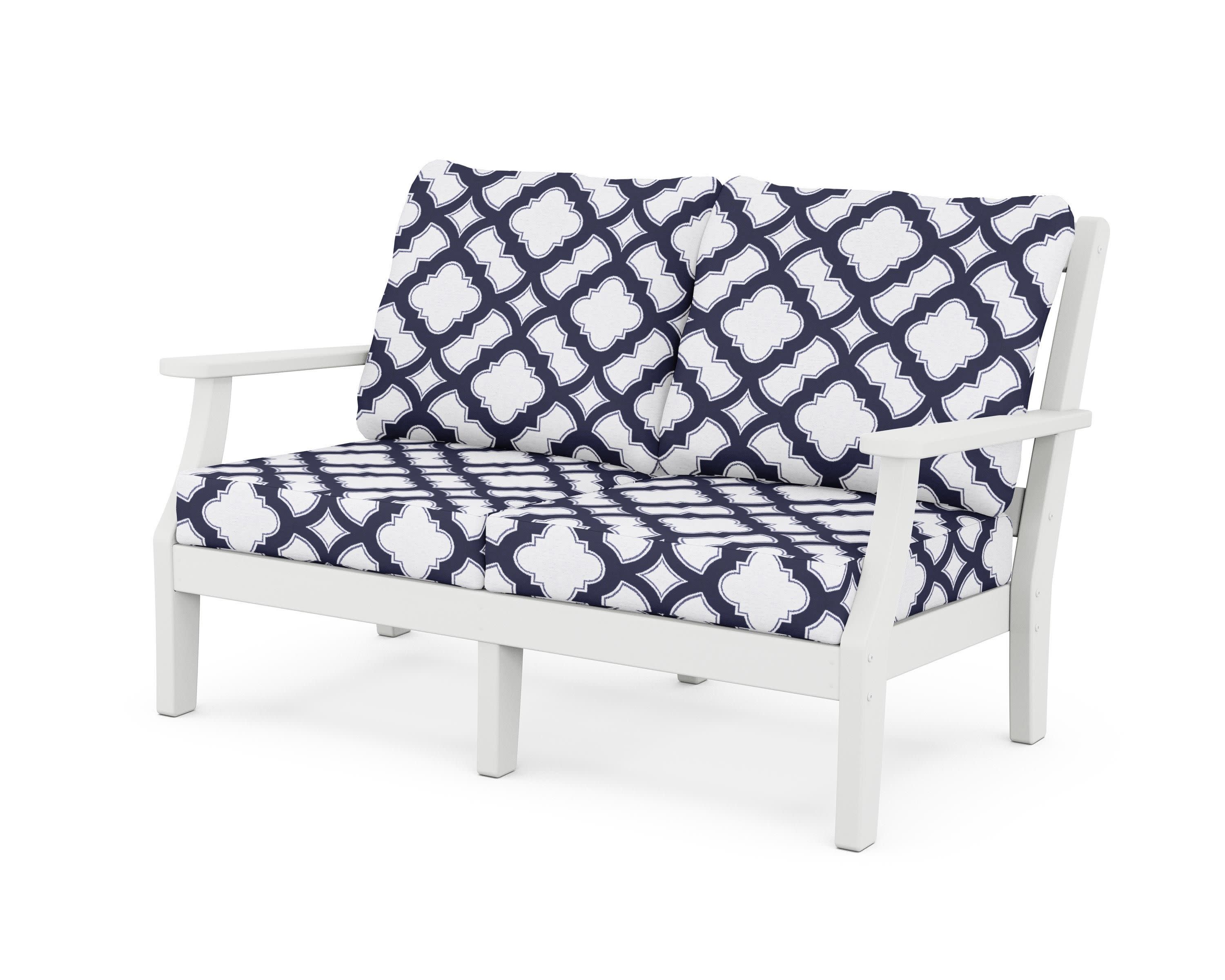 Chinoiserie Deep Seating Loveseat in White / Trellis Navy
