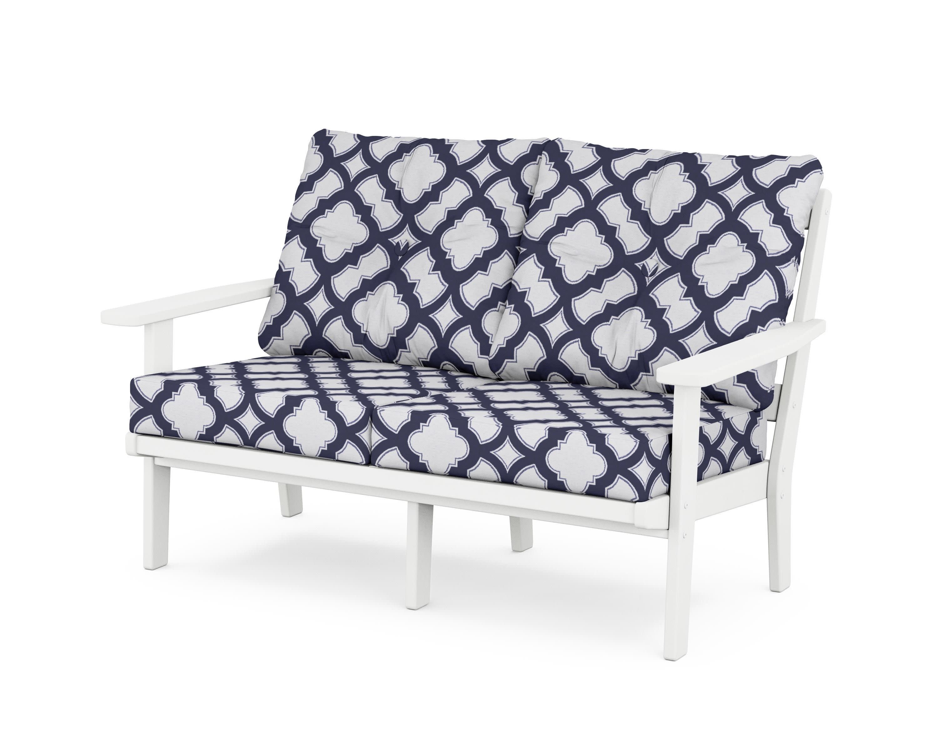 Oxford Deep SeatingLoveseat in White / Trellis Navy